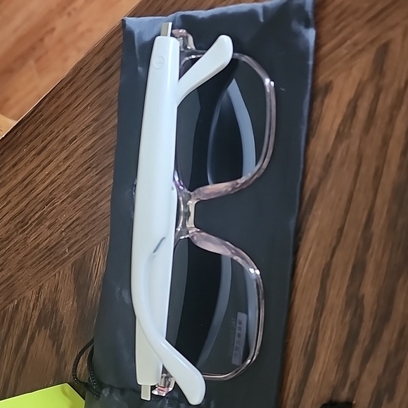 Bluetooth  smart glasses - Picture 6 of 6